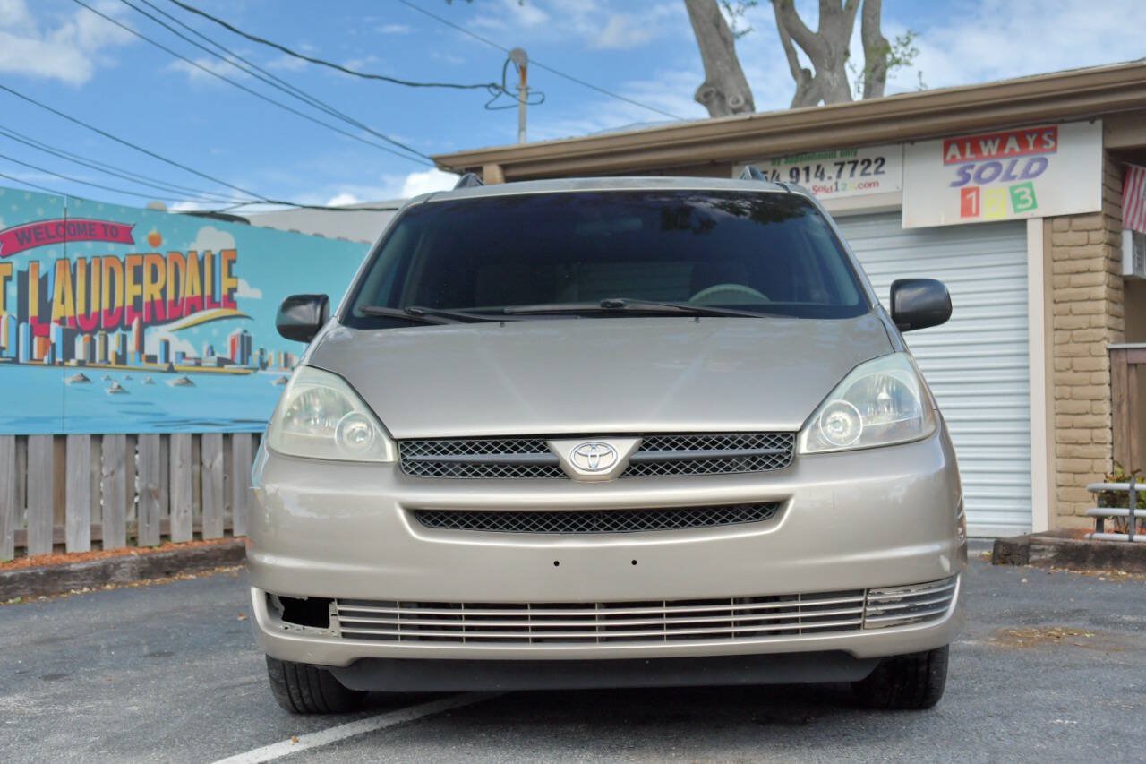 Used 2005 Toyota Sienna LE w/ Assistance Pkg 2 FWD image 3