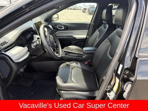 Used 2025 Jeep Compass Limited AWD/4WD image 9