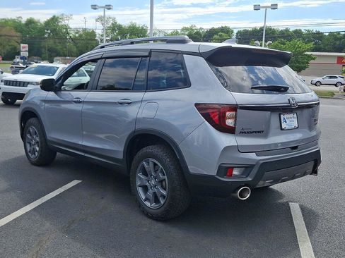 Used 2025 Honda Passport TrailSport image 4