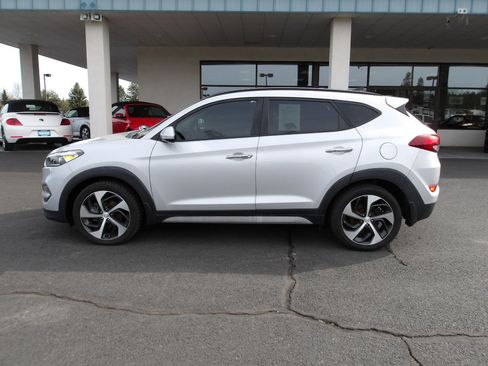 Used 2017 Hyundai Tucson Limited w/ Limited Ultimate Package 03 image 2