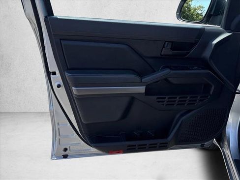 Certified 2025 Toyota Tacoma SR5 AWD/4WD image 11