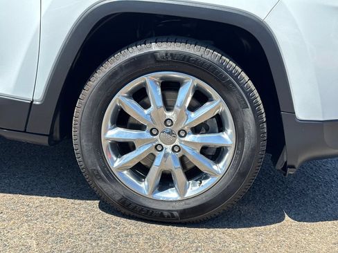 Used 2014 Jeep Cherokee Limited w/ Luxury Group AWD/4WD image 7