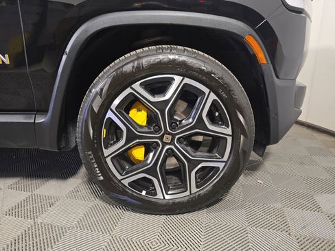 Used 2022 Rivian R1T Launch Edition image 11