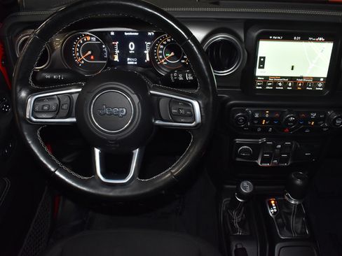 Used 2022 Jeep Wrangler Unlimited Sahara w/ Dual Top Group AWD/4WD image 26