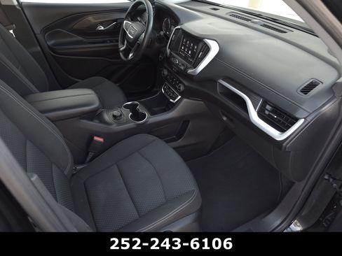 Used 2024 GMC Terrain SLE image 33