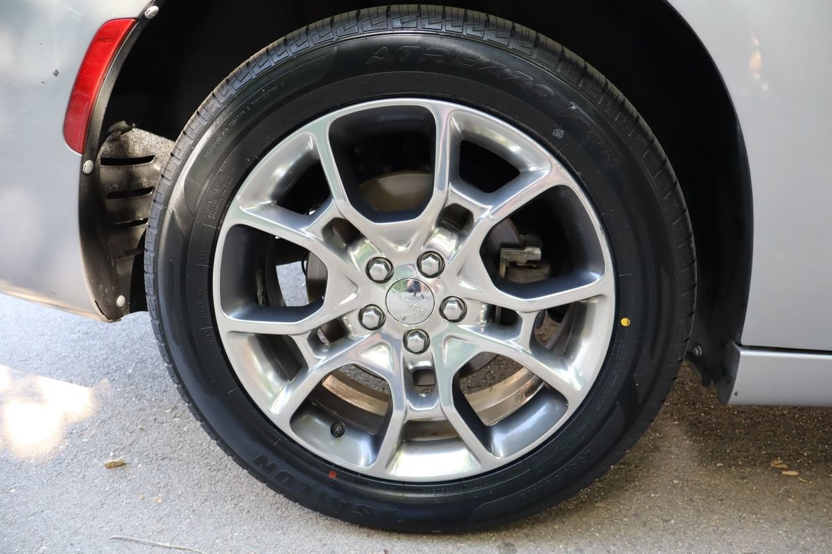 Used 2015 Dodge Charger SXT w/ AWD Plus Group image 41