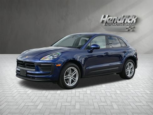 Used 2024 Porsche Macan w/ Premium Plus Package image 8