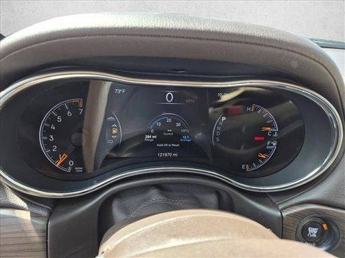 Used 2014 Jeep Grand Cherokee Overland AWD/4WD image 10
