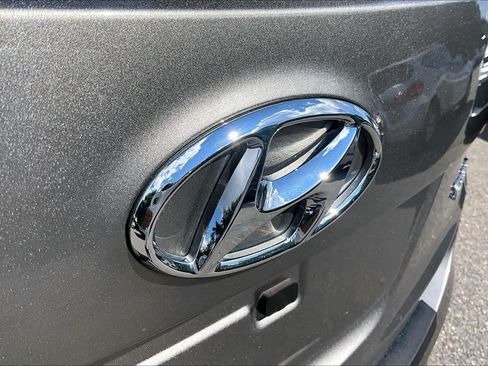Used 2018 Hyundai Santa Fe Sport w/ 2.4L Value Package 02 AWD/4WD image 30