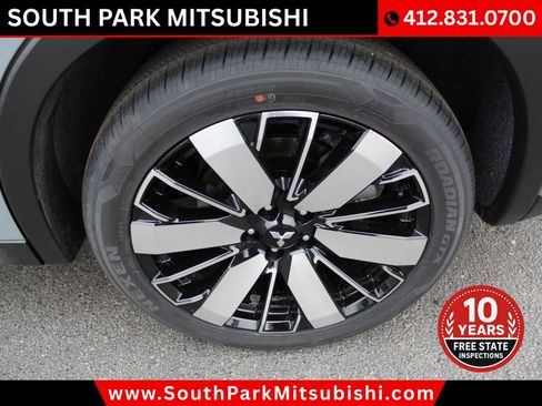 New 2026 Mitsubishi Outlander SE image 14