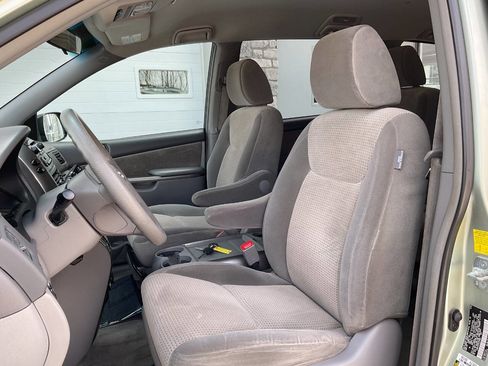 Used 2010 Toyota Sienna LE image 15
