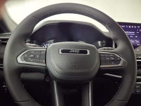 New 2026 Jeep Compass Latitude image 23