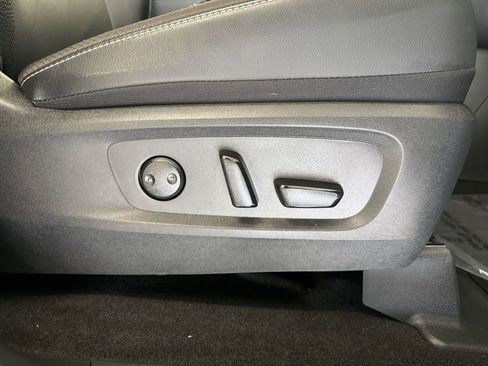 Certified 2025 Nissan Pathfinder SL AWD/4WD image 22