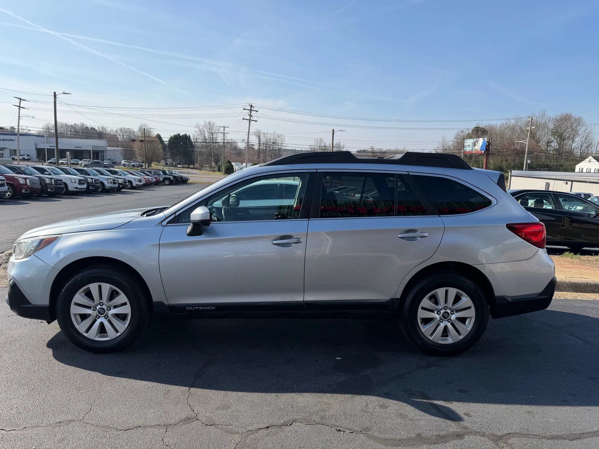 Used 2019 Subaru Outback 2.5i Premium AWD/4WD image 4