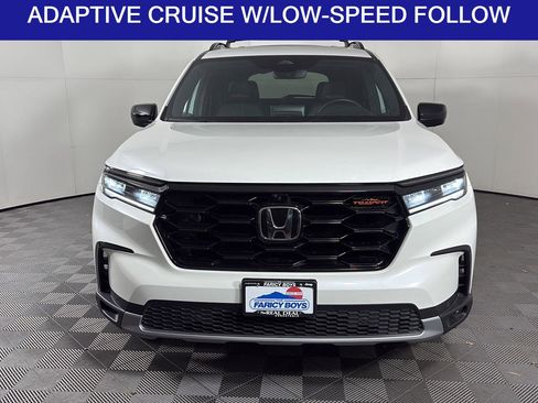 Used 2025 Honda Pilot TrailSport image 4