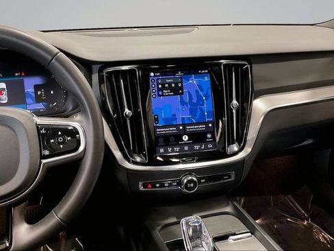 Certified 2024 Volvo S60 B5 Plus AWD/4WD image 8