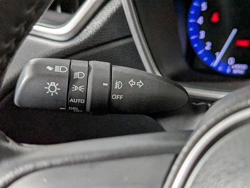 Certified 2022 Toyota Corolla Cross XLE image 34