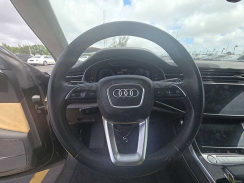 Used 2019 Audi Q8 Prestige w/ Luxury Package AWD/4WD image 9