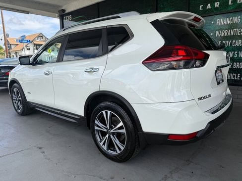 Used 2018 Nissan Rogue SL FWD image 4