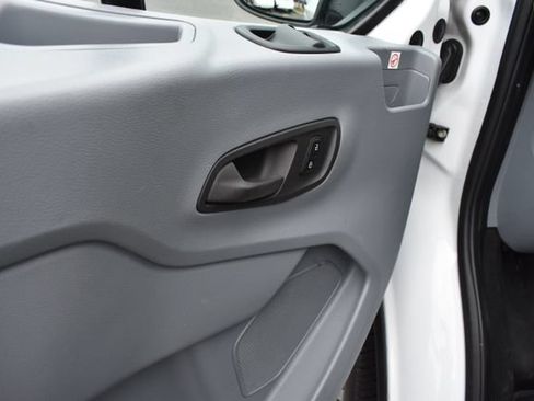 Used 2019 Ford Transit 250 148 Medium Roof RWD image 7