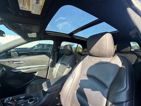 Used 2019 Cadillac XT4 Premium Luxury w/ Cold Weather Package AWD/4WD image 8