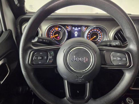 Used 2018 Jeep Wrangler Sport AWD/4WD image 16