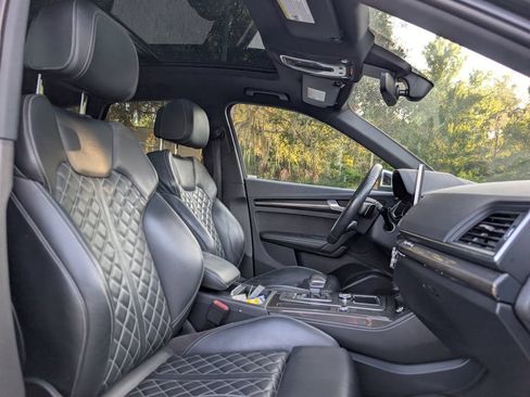 Used 2018 Audi SQ5 Premium Plus w/ S Sport Package AWD/4WD image 18