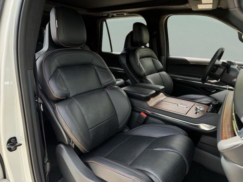 New 2026 Lincoln Navigator L Black Label AWD/4WD image 25