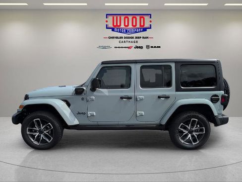 Used 2024 Jeep Wrangler Unlimited w/ Convenience Group AWD/4WD image 6