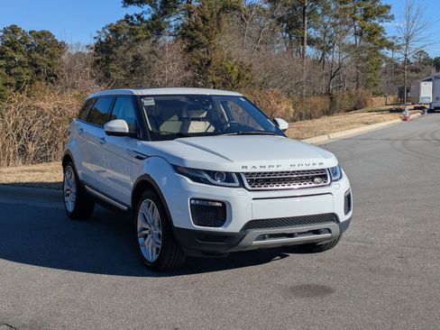 Used 2019 Land Rover Range Rover Evoque HSE image 3
