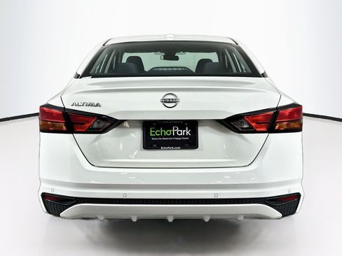 Used 2025 Nissan Altima 2.5 SV FWD image 7