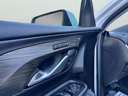 Used 2022 GMC Terrain SLT image 15