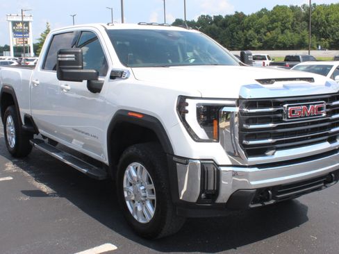 Used 2024 GMC Sierra 2500 SLE w/ SLE Value Package; AWD/4WD image 4