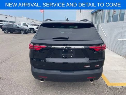 Used 2023 Chevrolet Traverse RS FWD image 4