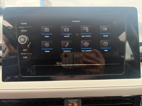 Used 2025 Volkswagen Taos S AWD/4WD image 19