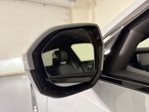 Used 2025 BMW 740i xDrive AWD/4WD image 19