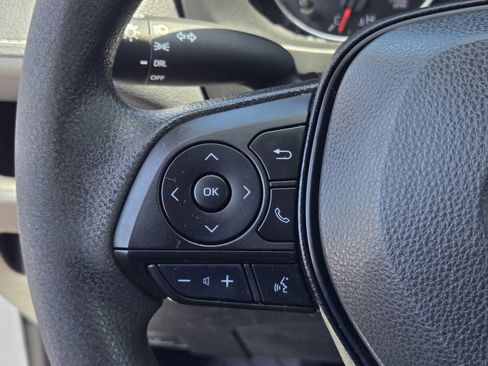 Used 2022 Toyota RAV4 LE FWD image 22