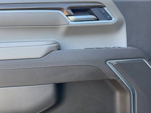 Used 2025 Chevrolet Silverado 1500 LT image 11