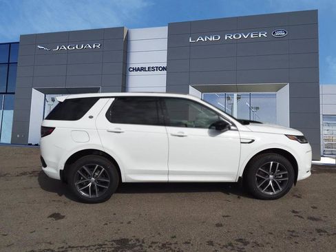 Used 2025 Land Rover Discovery Sport S image 6