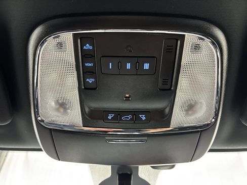 Used 2021 Jeep Grand Cherokee Laredo X image 20