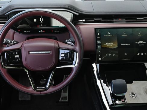 Used 2025 Land Rover Range Rover Sport Dynamic SE image 16