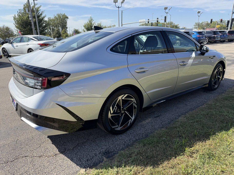 Used 2026 Hyundai Sonata SEL FWD image 5