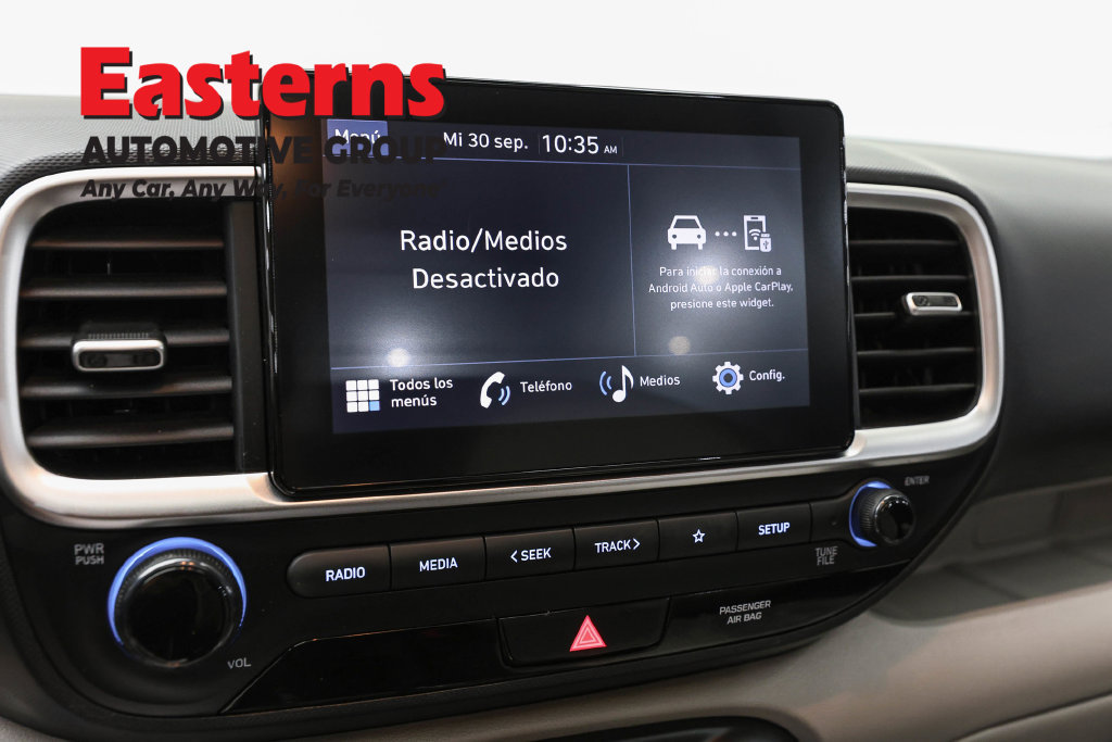 Used 2025 Hyundai Venue SEL FWD image 19