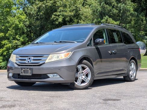 Used 2011 Honda Odyssey Touring image 4