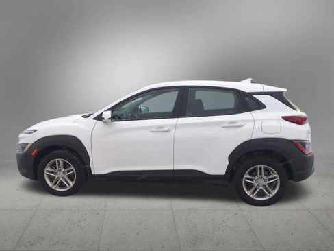 Used 2023 Hyundai Kona SE image 3