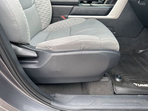 Used 2022 Toyota Tundra SR5 w/ SR5 Convenience Package image 27