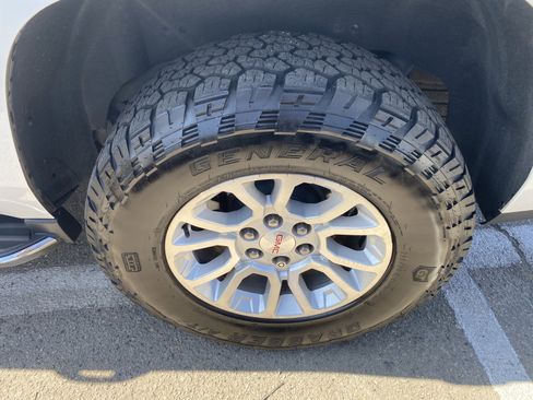 Used 2019 GMC Yukon SLT image 11