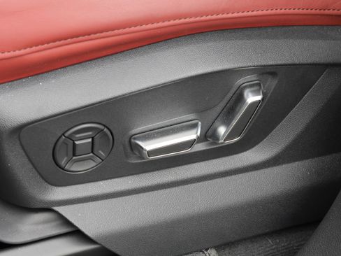 Used 2023 Audi SQ7 Prestige image 32