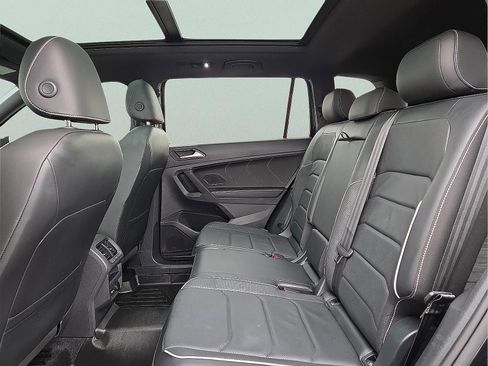 Used 2022 Volkswagen Tiguan SEL R-Line image 10