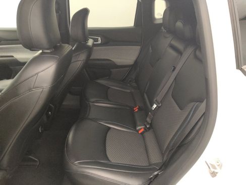 Used 2023 Jeep Compass Latitude AWD/4WD image 18